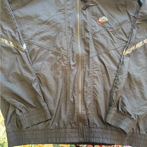 Nike Men's vintage Nike 96 all black Windbreaker Jacket